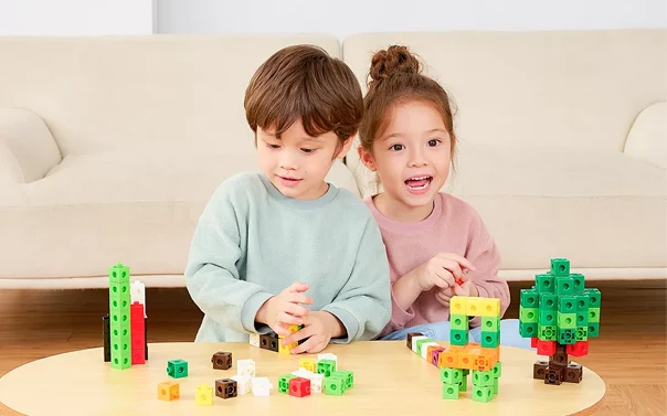 Large interlocking blocks for toddlers 2–3 years