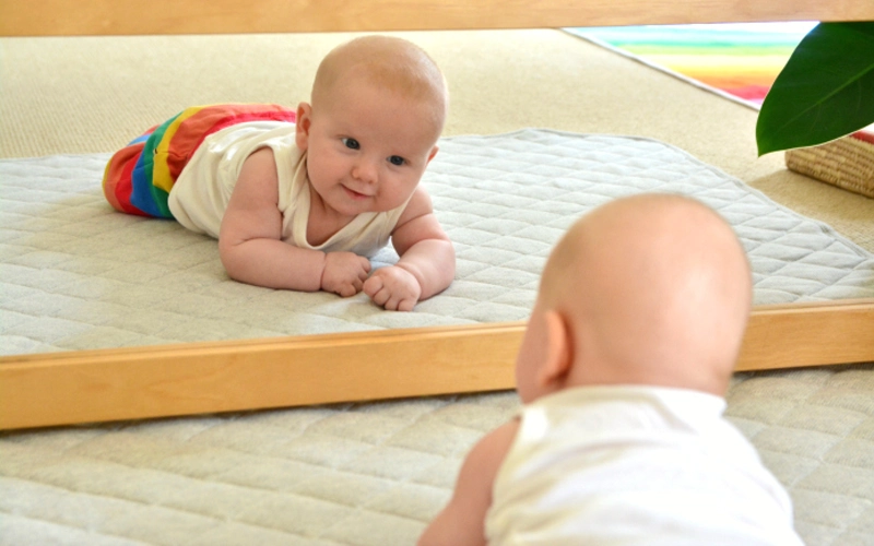 Montessori Mirror with Bar