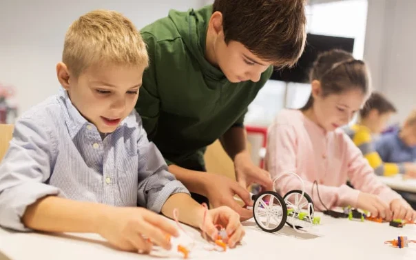 STEM building blocks for 4–6 years classroom projects